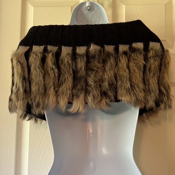 UGG shrug - Picture 2 of 8